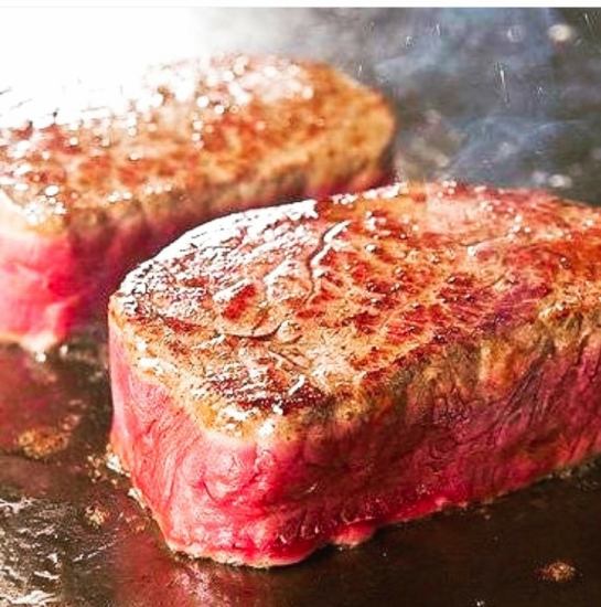目の前で鉄板で焼き上がっていくステーキを家族のランチで!