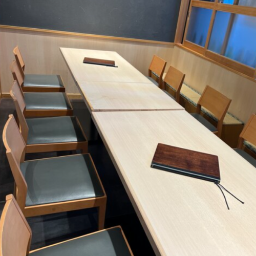 <p>当店は個室のご用意もございます。接待や会社宴会などはもちろん、女子会や気の合う友人、同僚とのお食事も最適。周りを気にせずにお楽しみいただけます。</p>