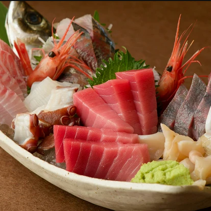 I want you to order first! Sashimi of fresh fish caught in the morning!