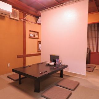 Semi-private rooms with tatami mat seats are also available.Enjoy our specialty food and sake in a small private space.