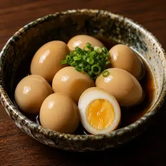鹌鹑蛋用肉汤腌制