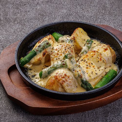 Asparagus and new potatoes baked with mayonnaise