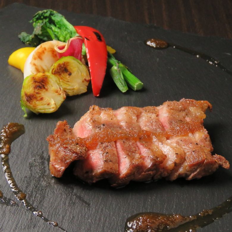 烤伊比利亞豬肩裡肌肉