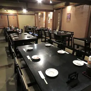 最大42名様までご利用いただける広々としたお席をご用意しております。完全個室でプライベートな空間でお集まりいただけます。コースなどもご予算に合わせて承ります!ご予約が埋まりやすいためお早めにご相談ください♪※こちらのお部屋をご利用の場合、ご予約は?名様から承っております。