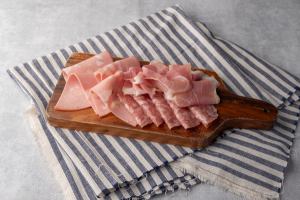 Assorted ham and salami (24-month aged ham, mortadella, salami finocchiona)
