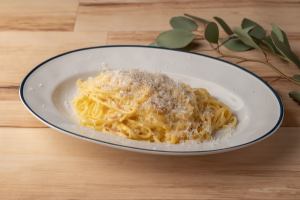 Guanciale and Kitasaka Egg Carbonara (Fresh Linguine Pasta)