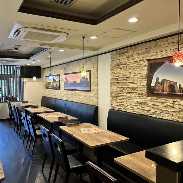 [Private reservations and banquets OK] We have seven tables that seat four people! The tables on the left side of the restaurant can be combined freely, so you can hold small parties up to 20 people. We can also reserve the restaurant for private parties up to 40 people, so please feel free to contact us if you would like to use this service! Please come to our restaurant and enjoy a private space with your important friends.