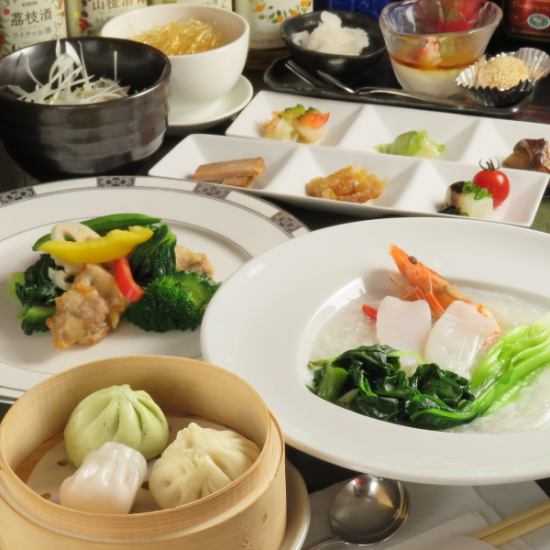 It is a healthy finish Chinese cuisine because it will fry with soup without using oil ♪