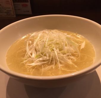 Soup soba with onion