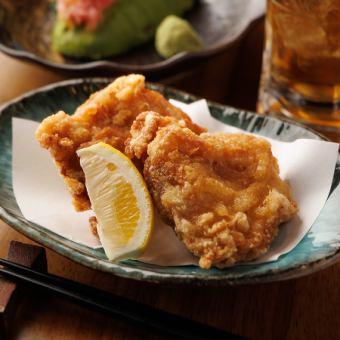 自慢の特大鶏唐揚げ