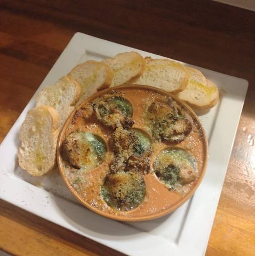 カキのガーリックバター焼き バケット添え