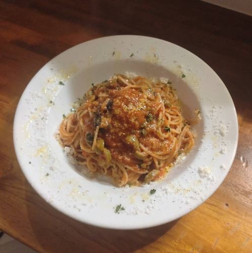 アンチョビとオリーブ・ケッパーのトマトソース