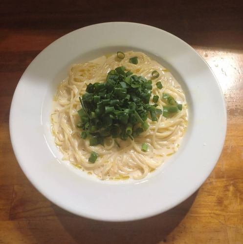 白味噌とあさつきのクリームソース