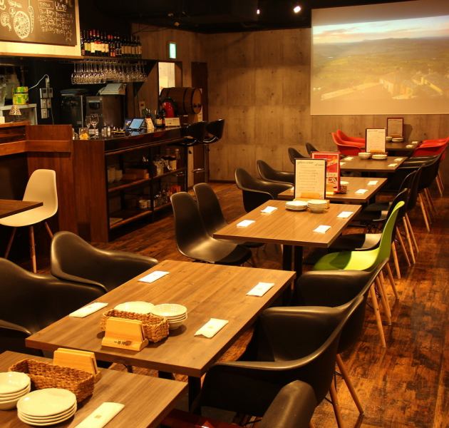 [A hideaway for adults 5 minutes on foot from Hakata Station] If you want to talk loudly like a cafe near Hakata Station, want to enjoy a calm conversation like a bar, treat yourself with wine while picking up uncured ham, quietly two people Perfect for celebrations, meeting after work, and girls talk with #sweets and wine♪