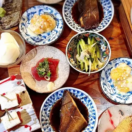 【ちょっと贅沢】くしん揚げたて創作串揚げ付き全10品　旨味凝縮コース飲み放題付き