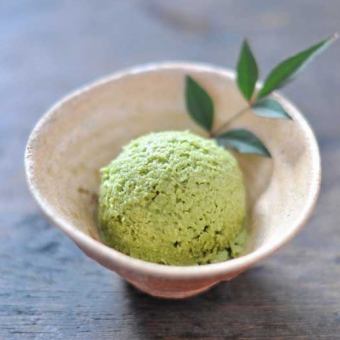 Vanilla ice / green tea ice