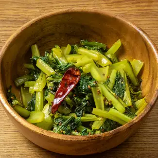 Stir-fried komatsuna (Japanese mustard spinach) with spices