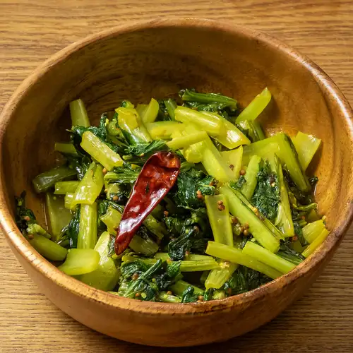 Stir-fried komatsuna (Japanese mustard spinach) with spices