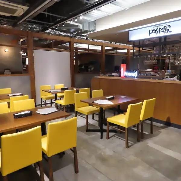 栄駅からのアクセスも抜群なマルエイガレリア3Fにございます。デート、女子会、ファミリーで、pasta家自慢のメニューの数々をゆったりとご堪能ください♪