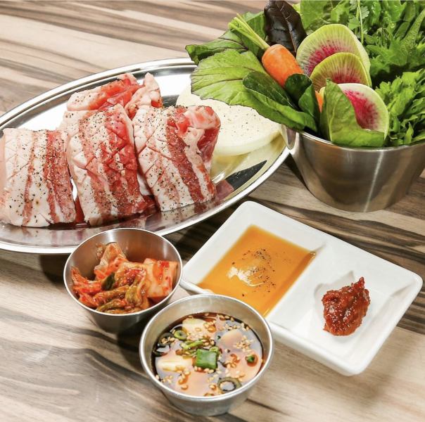 『韓国好きは必見!!』本場の韓国料理が種類豊富に楽しめます!!