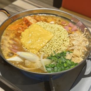 「各種120分鐘無限暢飲」韓國標準火鍋budae jjigae Pegopayo套裝5,400日圓！