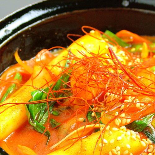 Korean rice cake seafood tteokbokki [Korean rice cake stew with spicy miso]
