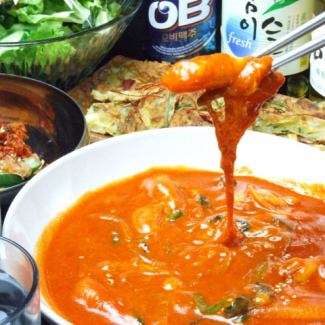 韓国餅の海鮮チーズトッポギ【韓国もちの辛味噌煮】