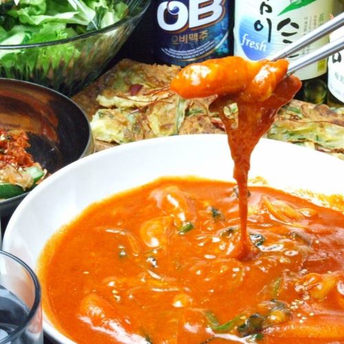 Korean rice cake seafood cheese tteokbokki [Korean rice cake stew with spicy miso]