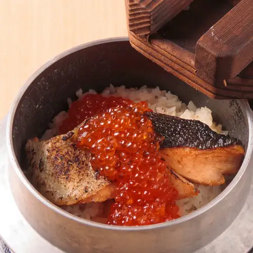 種類豊富な釜飯が自慢！和風、洋風、アジア風など、各国の味を釜めしにしました★