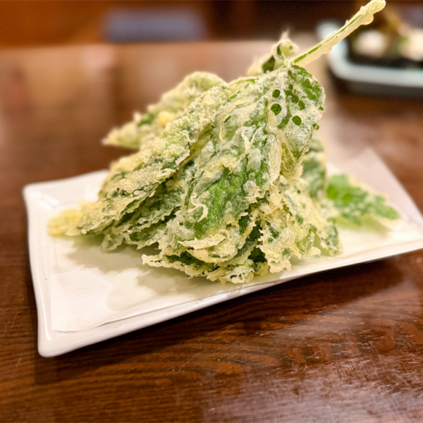 【島の生命力を頂く】栄養満点!八丈島特産「明日葉」のサクサク天ぷら