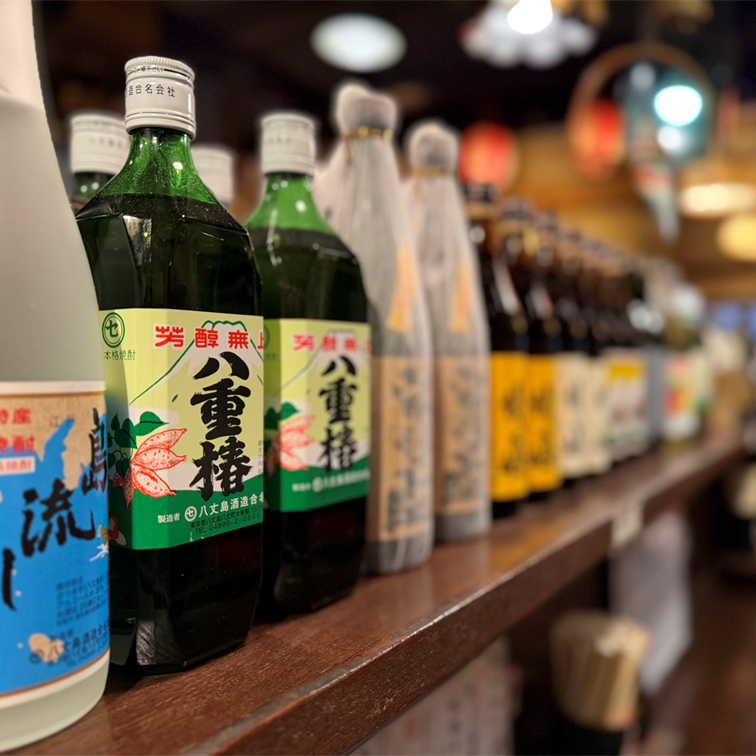 八丈島名物の島焼酎は源八名物の一つ!島寿司との相性もばっちり