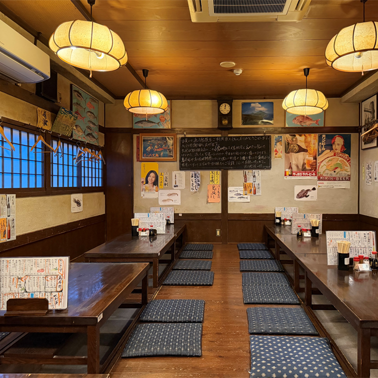 創業40年。八丈島の雰囲気を感じられる老舗居酒屋です♪