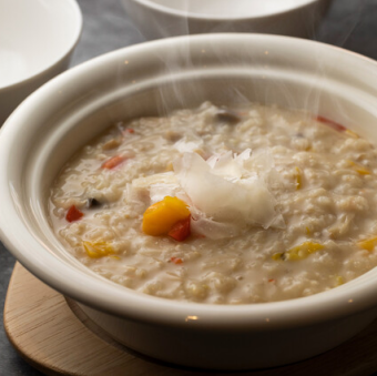 4種きのことパプリカのお粥 チーズ風味