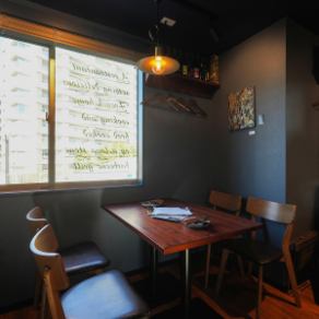 【4名様用テーブル席】