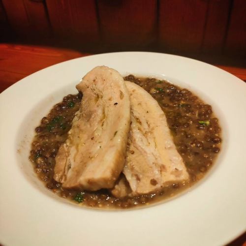 アーモンドポークで作る塩豚とレンズ豆の煮込み