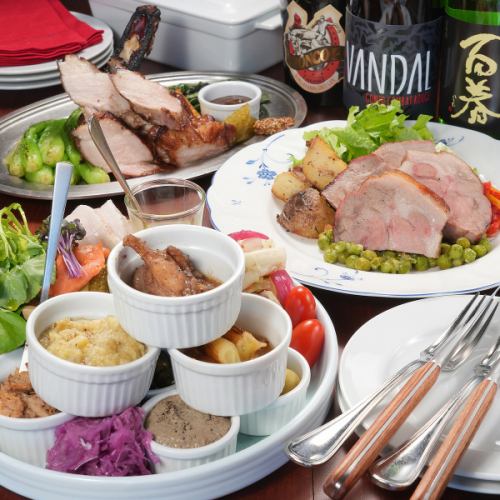 テーブルに届いた瞬間、思わず笑みがこぼれる『心ほどける、旅する前菜プレート。』