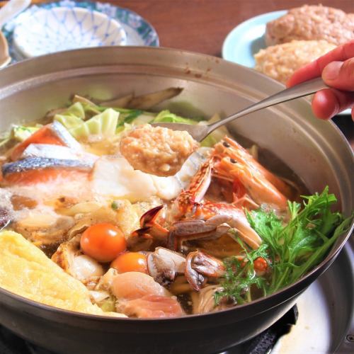 享用精美的湯和自製的Tsukune。