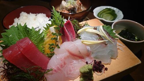 小田原近海地魚の刺身盛合せ定食