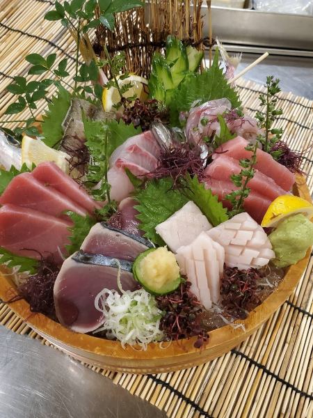 [Morning fresh!] Assorted fresh fish sashimi! 748 yen for 1 person, 1496 yen for 2 people, 2244 yen for 3 people
