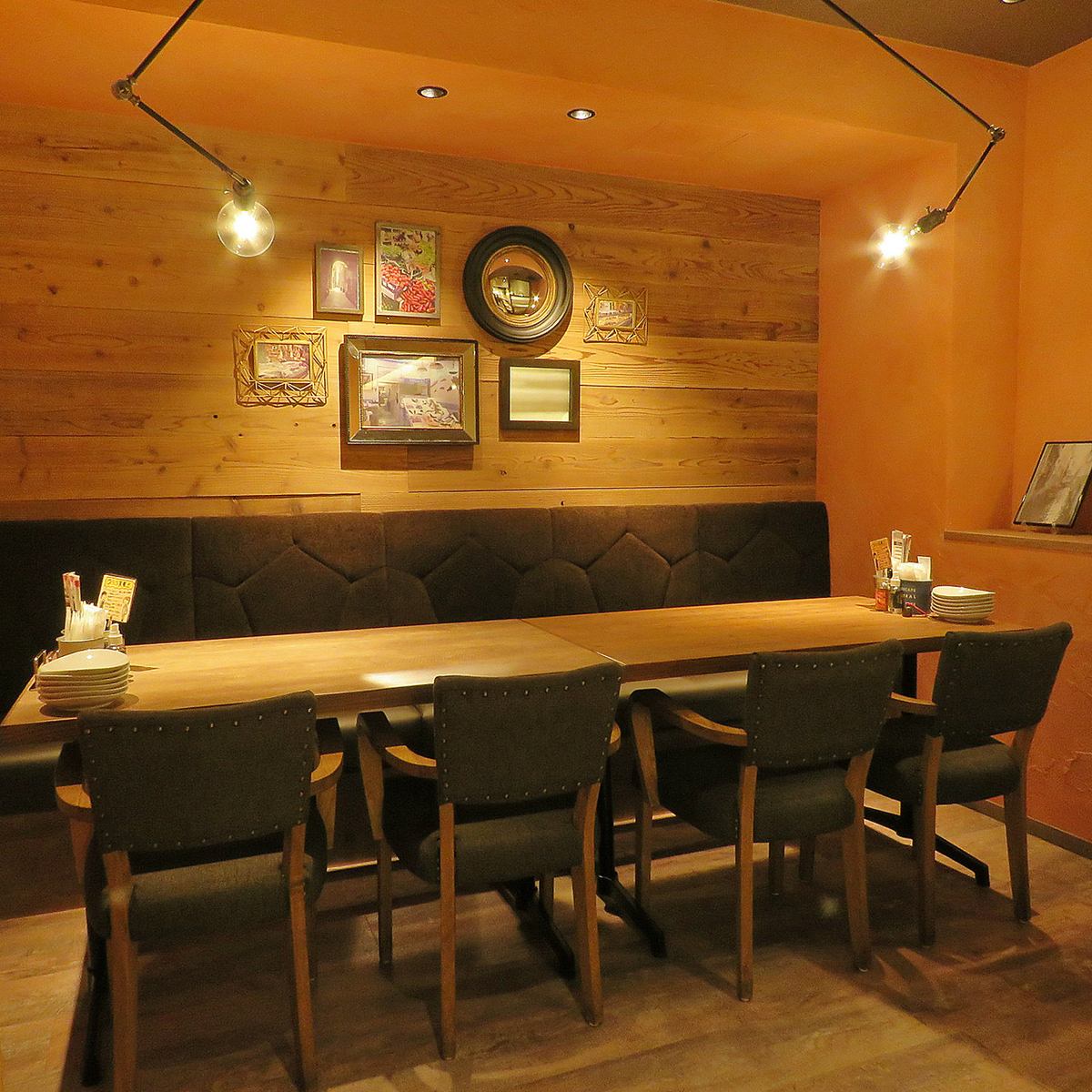 絵本などもご用意しております。お子様連れのお客様も大歓迎！