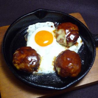 Nagoya Cochin hamburger (with Cochin egg)