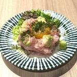 ネギトロとアボカドのユッケ