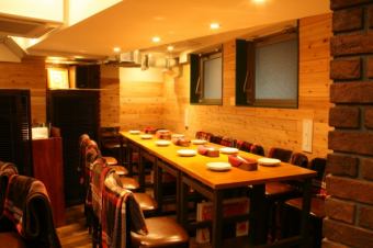 If you remove the partition, the table seats can accommodate up to 10 people ♪