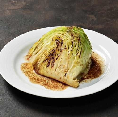 キャベツのステーキ 焦がしアンチョビバター