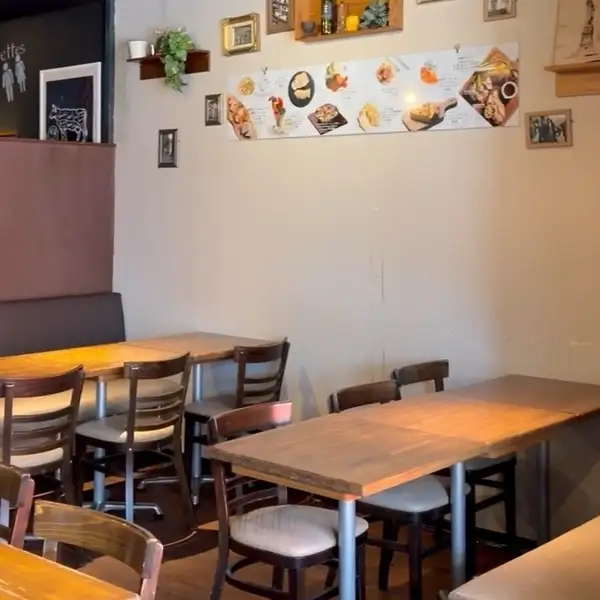 落ち着いたお洒落な店内は、カジュアルにフレンチを楽しめます！