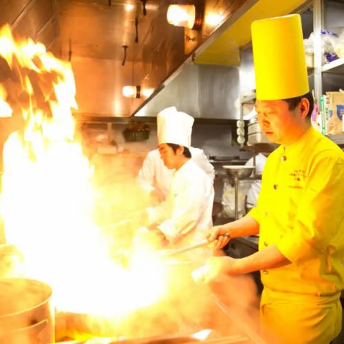 中华烹饪世界冠军刘文华烹制的各式精美中式菜肴