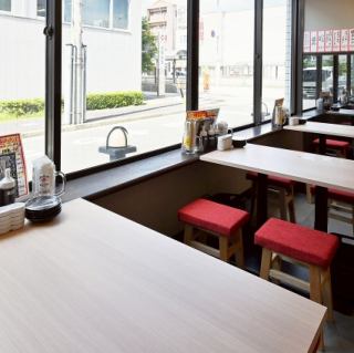 少人数のお集まりも、ゆったり寛げる掘りごたつ席の個室のご利用OK♪居心地の良い空間で、まったりお料理やお酒をお楽しみいただけます☆