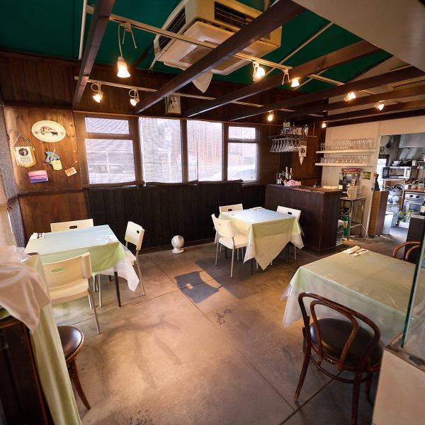 【テーブル席7卓ご用意しております♪】ご家族様とのお集まりやデートにも最適なテーブル席を7卓ご用意しております。