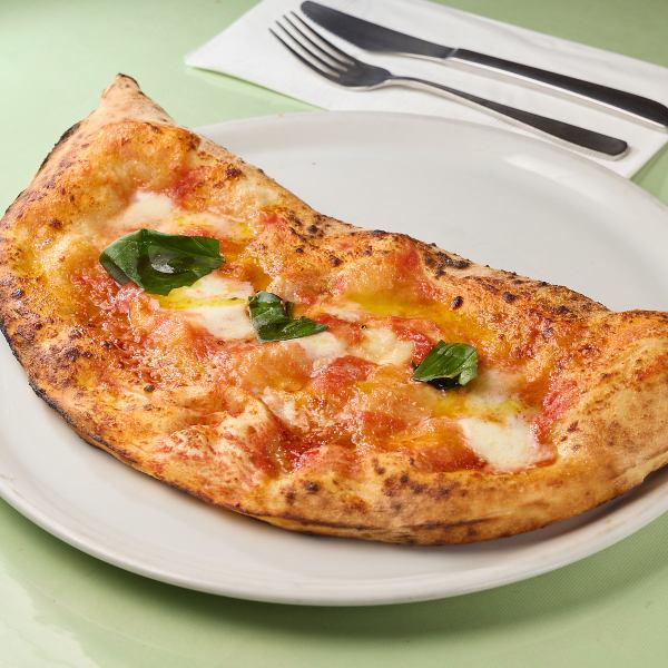 【伝統的な包み焼き】不動の人気メニュー！Calzone～カルツォーネ～