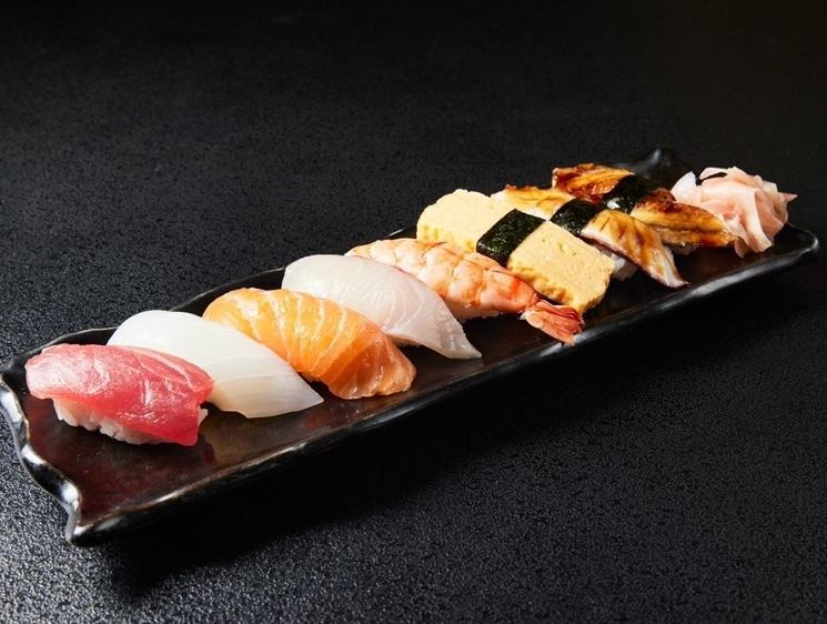 職人が一貫一貫、丁寧に握る寿司【おきまり　1320円(税込)～】その味わいと美しさで多くのお客様に好評